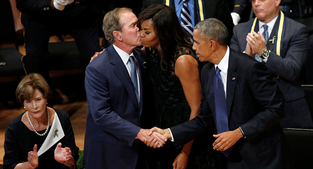 Джордж Буш весело сплясал на поминках