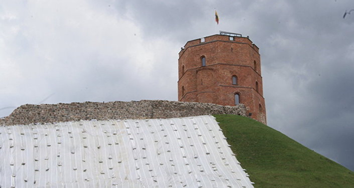 Склон под башней Гедимина на Замковой горе в Вильнюсе обрушается