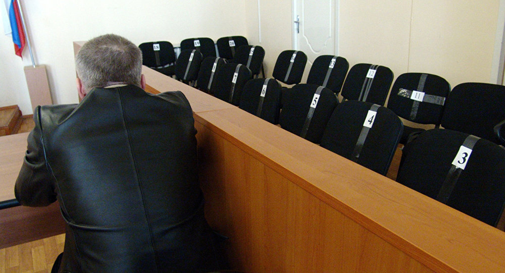 Суд не смог с первого раза отобрать присяжных по делу Немцова