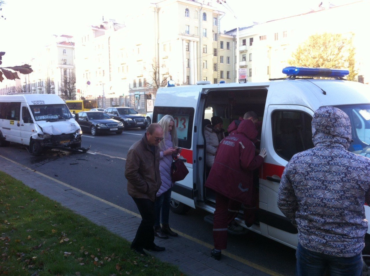 В Минске столкнулись две маршрутки, несколько человек пострадали