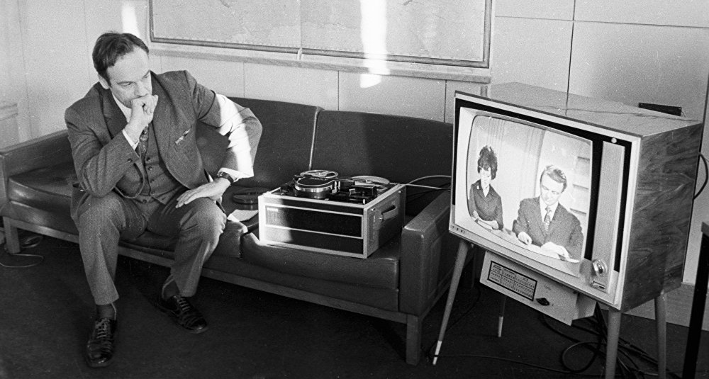 Мэтры ТВ: раньше телевидение было искусством, а сейчас превратилось в бизнес