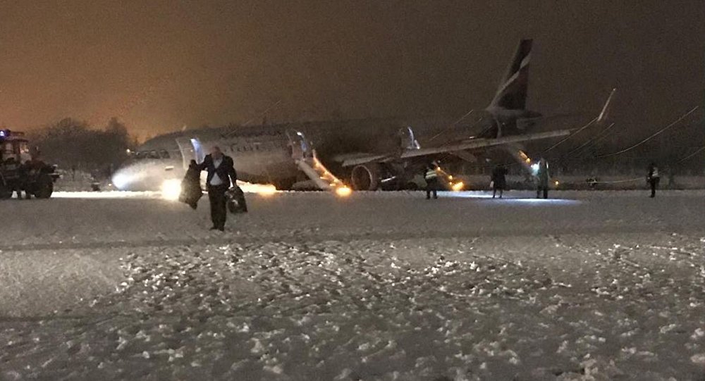 Аэропорт Калининграда остановил работу из-за происшествия с пассажирским самолетом