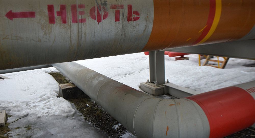 Трубопровод подачи нефти на НПЗ