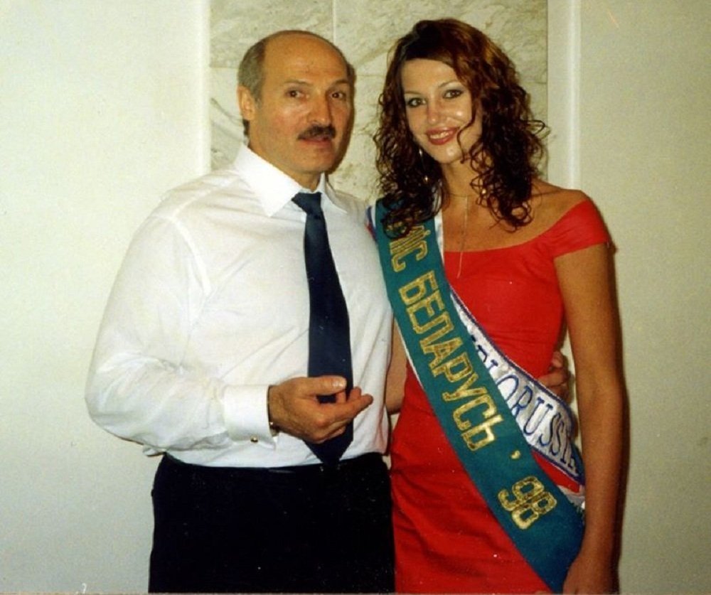 Александр лукашенко с женой фото