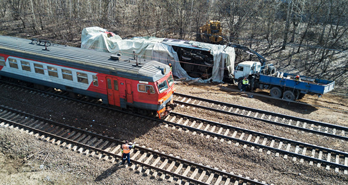 Шестерых граждан России сняли в Минске с поезда, столкнувшегося с электричкой