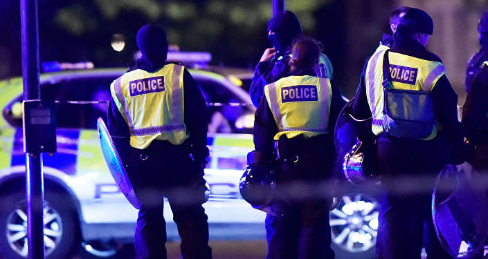Полицейские возле Лондонского моста где минувшей ночью произошел теракт