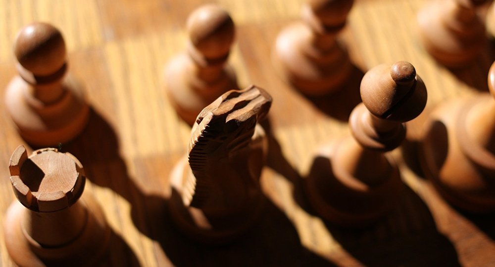 Отказавшемуся переодеть шорты шахматисту засчитали поражение на КМ