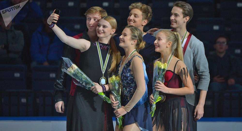 Юных призеров Гран-при по фигурному катанию наградили в Минске